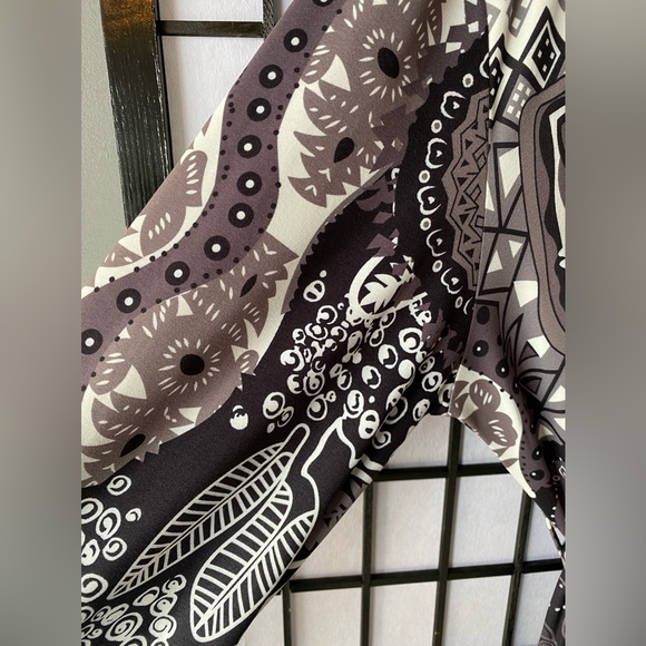 4X-5X Elle Black & White Print Dress with Belt - Picture 10 of 13